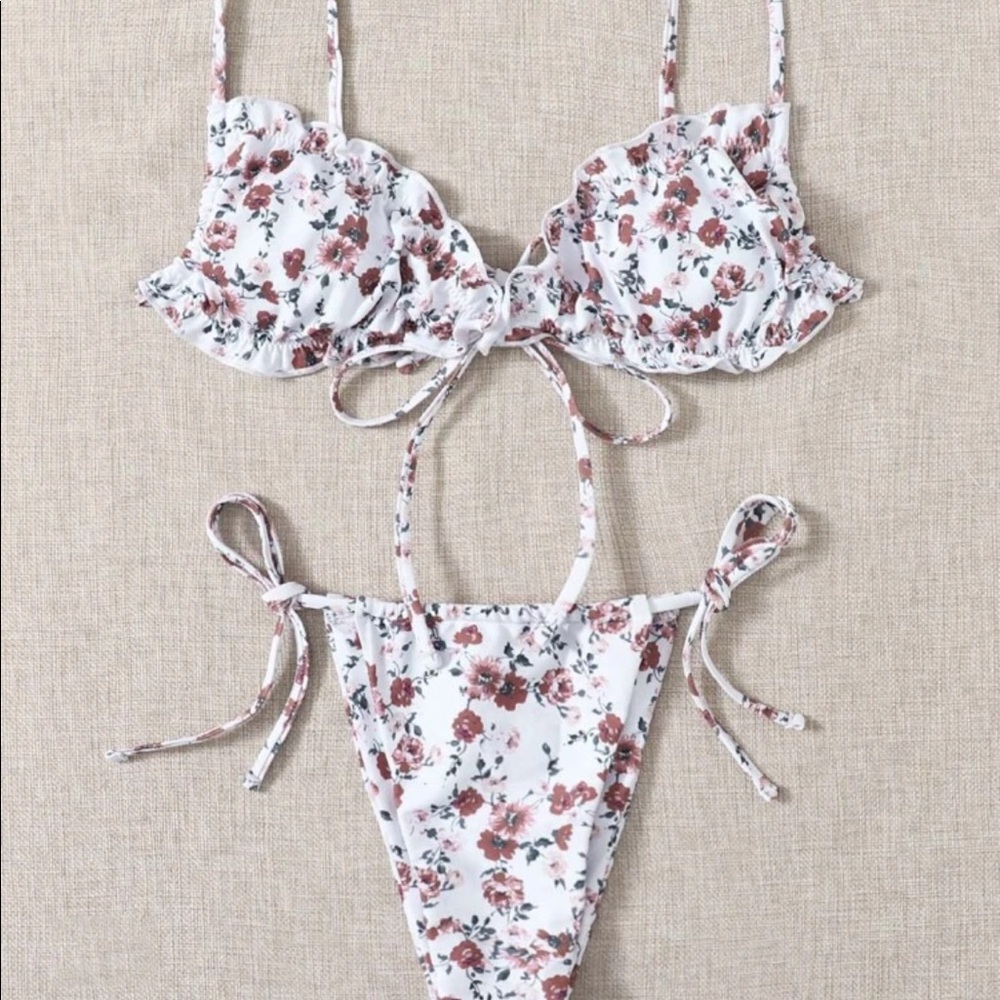 BRAND NEW Floral Bikini